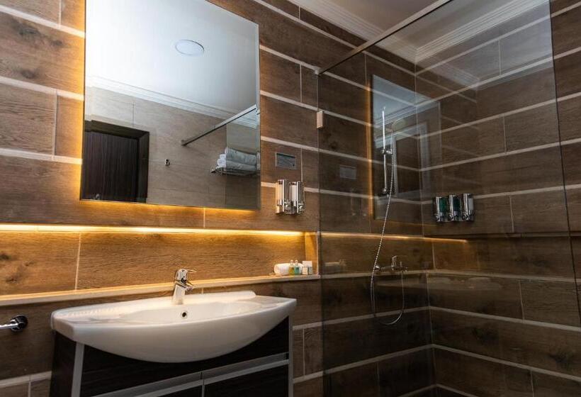 سوییت جونیور, Home Suites Boutique Hotel Freetown