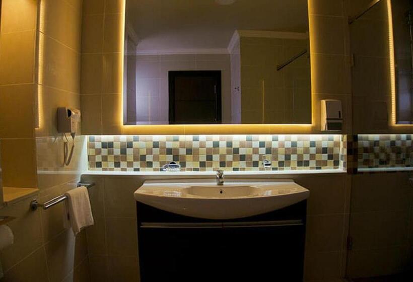 سوییت جونیور, Home Suites Boutique Hotel Freetown