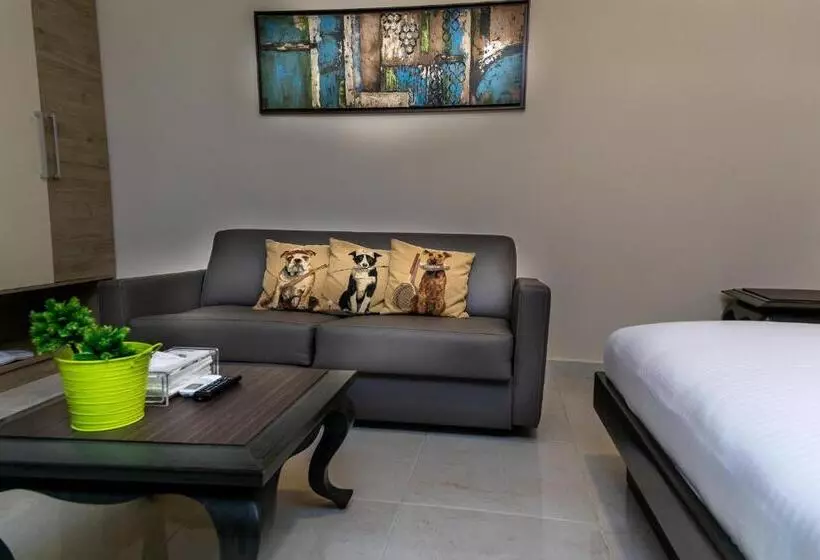سوییت جونیور, Home Suites Boutique Hotel Freetown