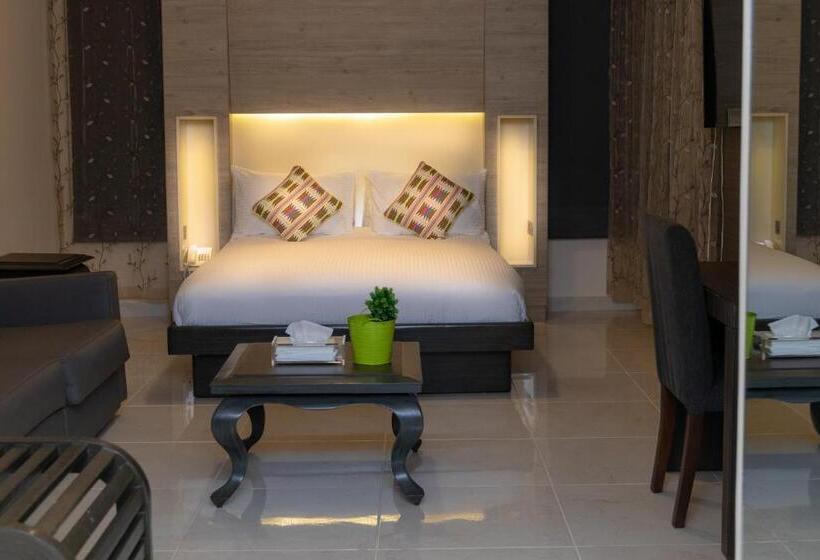 سوییت جونیور, Home Suites Boutique Hotel Freetown