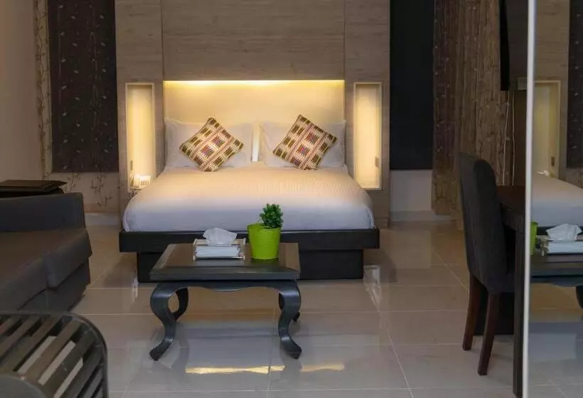 سوییت جونیور, Home Suites Boutique Hotel Freetown