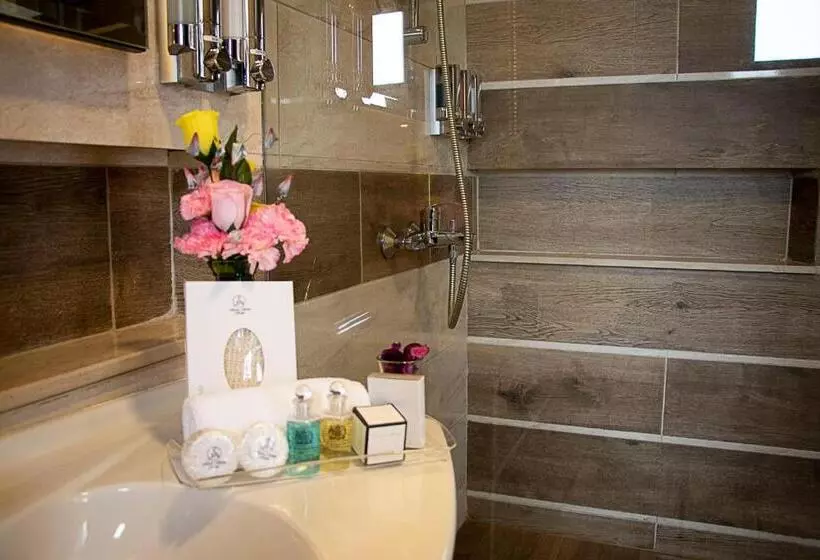 سوییت جونیور, Home Suites Boutique Hotel Freetown