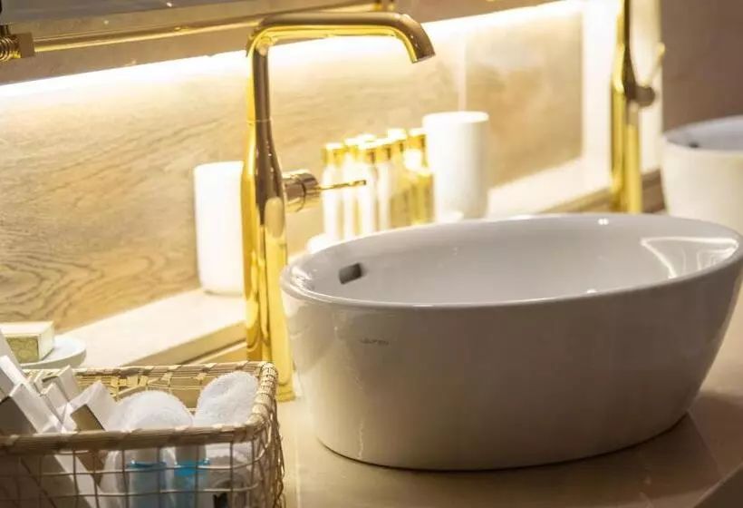 سوئیت پرزیدنت, Home Suites Boutique Hotel Freetown