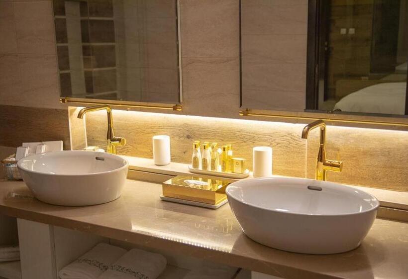 سوئیت پرزیدنت, Home Suites Boutique Hotel Freetown