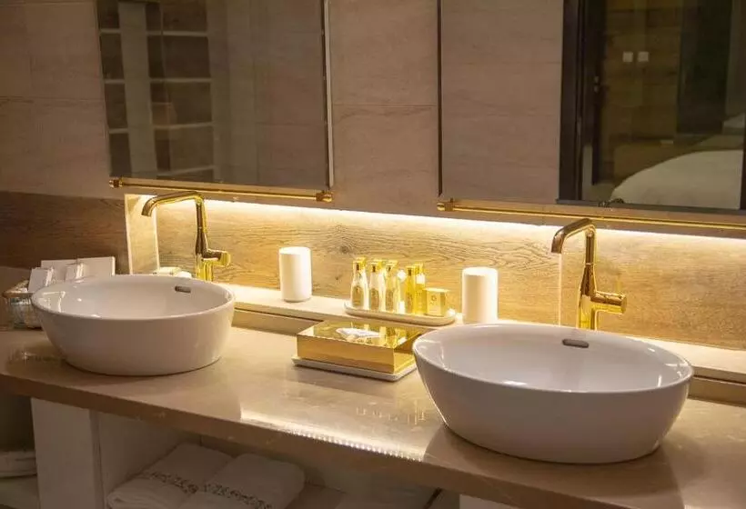 سوئیت پرزیدنت, Home Suites Boutique Hotel Freetown