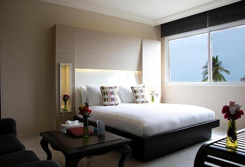 سوییت جونیور, Home Suites Boutique Hotel Freetown