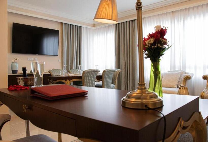 سوئیت پرزیدنت, Home Suites Boutique Hotel Freetown