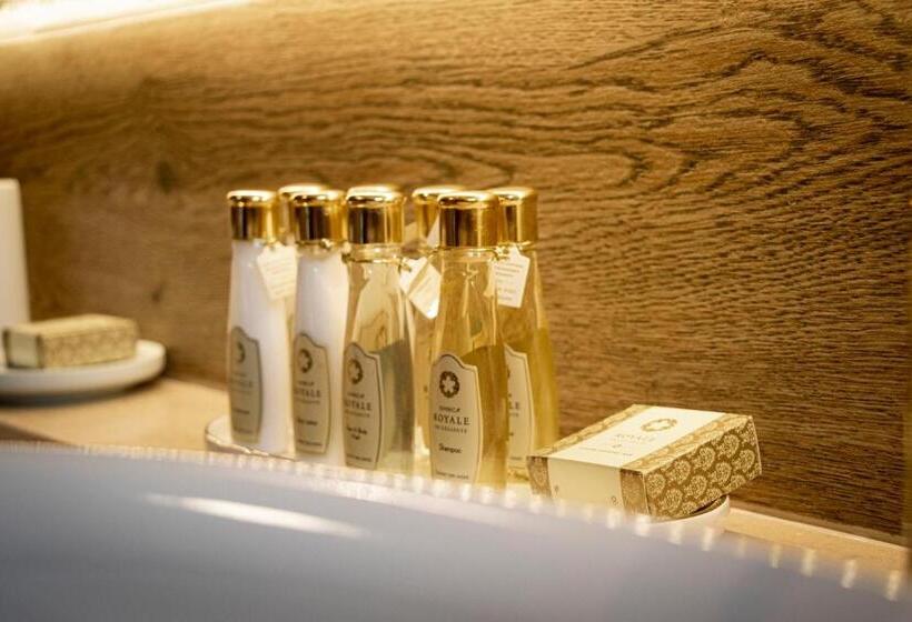 سوئیت پرزیدنت, Home Suites Boutique Hotel Freetown