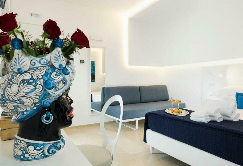 חדר סטנדרט לשלושה עם מרפסת, White Bay