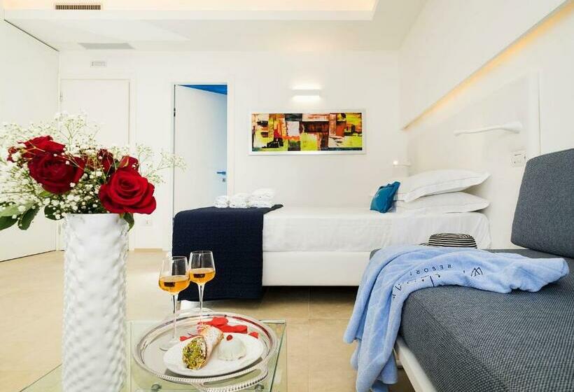 חדר סטנדרט לשלושה עם מרפסת, White Bay