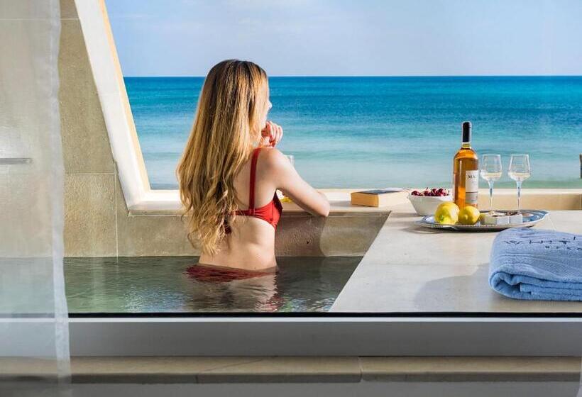 סוויטה עם בריכה, White Bay