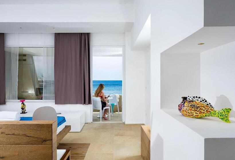 סוויטה עם בריכה, White Bay