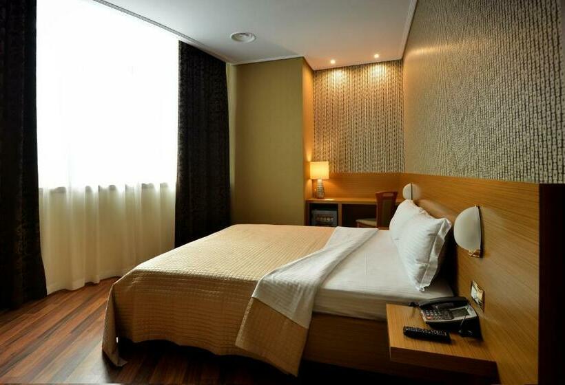 חדר סטנדרט, Austria