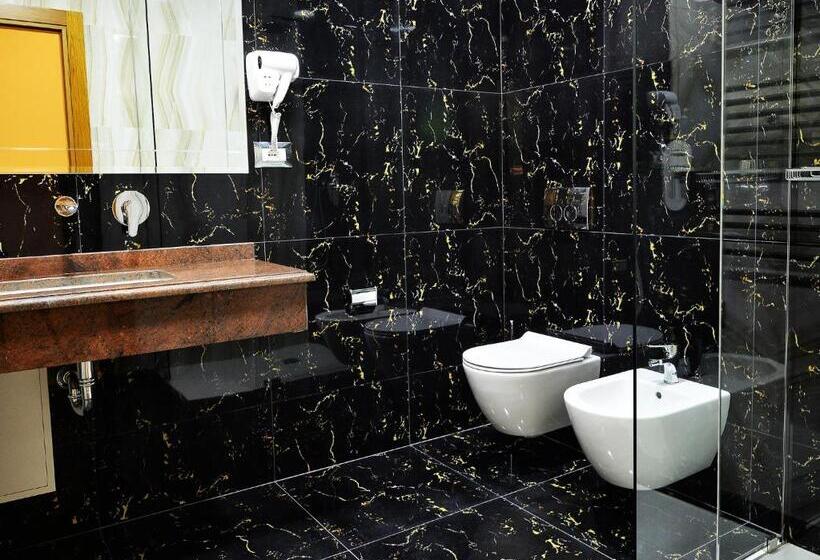 غرفة سوبيريور, Austria