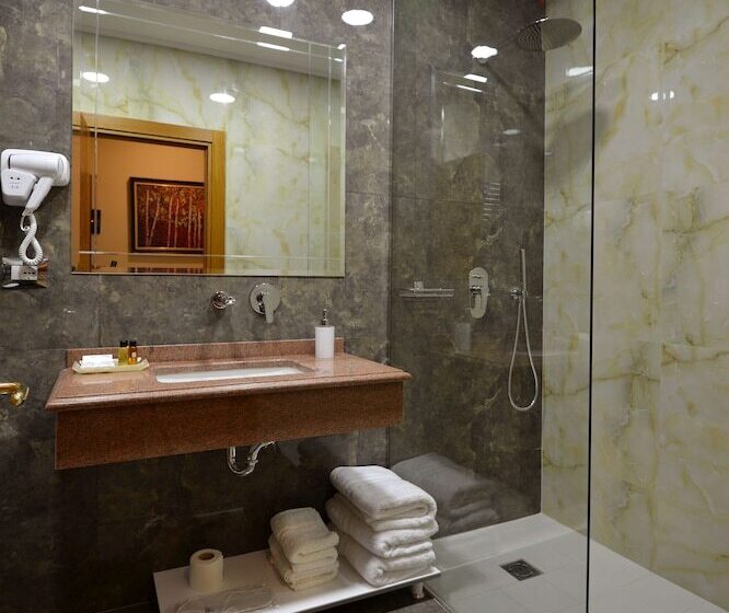 غرفة عائلية, Austria