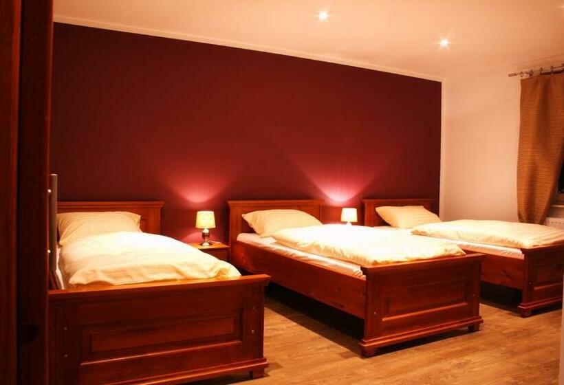 스탠다드 트리플 룸, Der Tanzhase