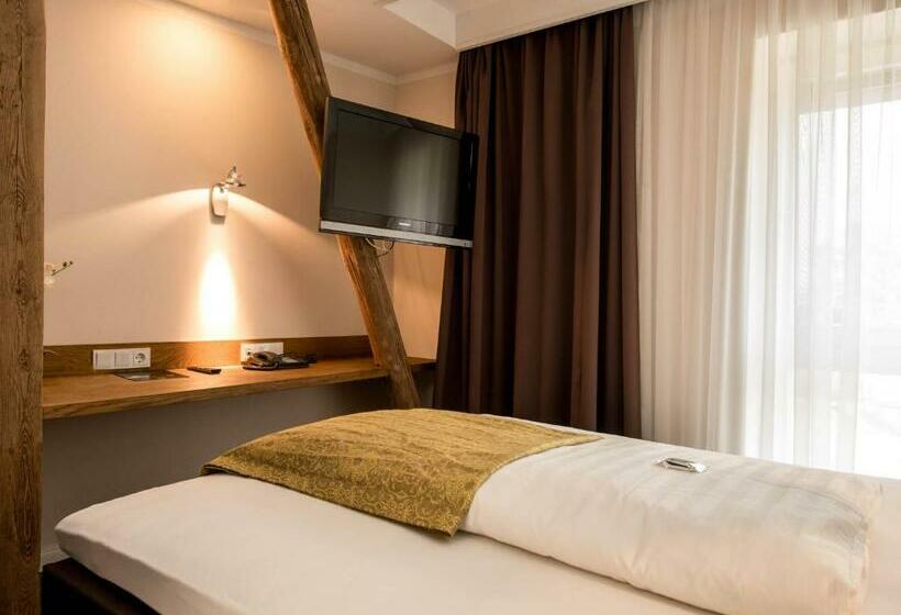 디럭스 룸, Die Edelkastanie