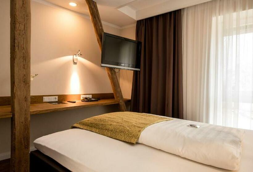 디럭스 룸, Die Edelkastanie