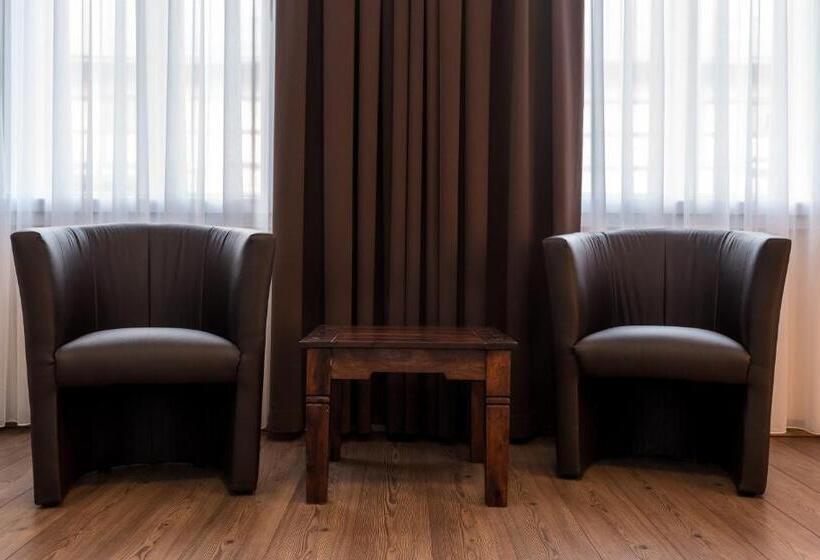 컴포트 스위트, Die Edelkastanie