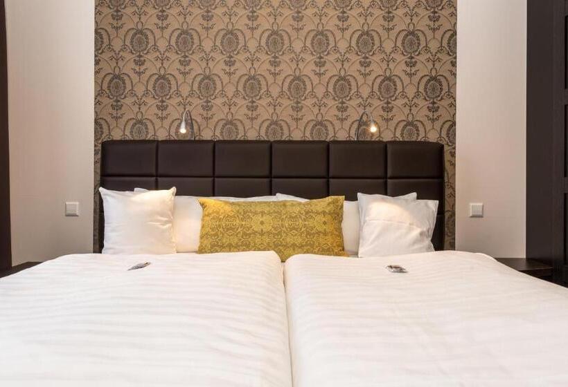 컴포트 스위트, Die Edelkastanie