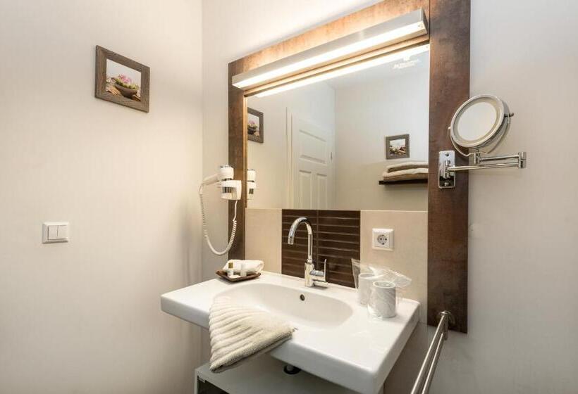 컴포트 스위트, Die Edelkastanie