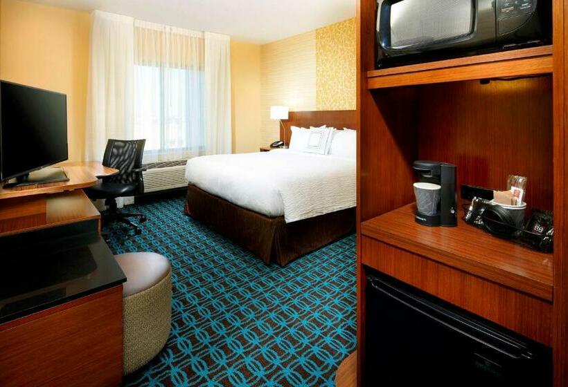 غرفة قياسية سرير كينج, Fairfield By Marriott Inn & Suites Wheeling At The Highlands