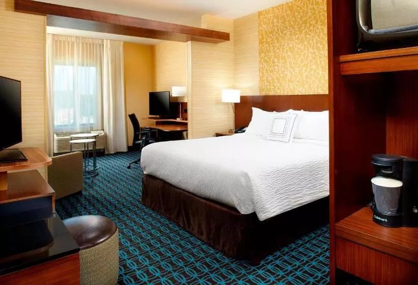 キングサイズベッドのスイートルーム, Fairfield By Marriott Inn & Suites Wheeling At The Highlands