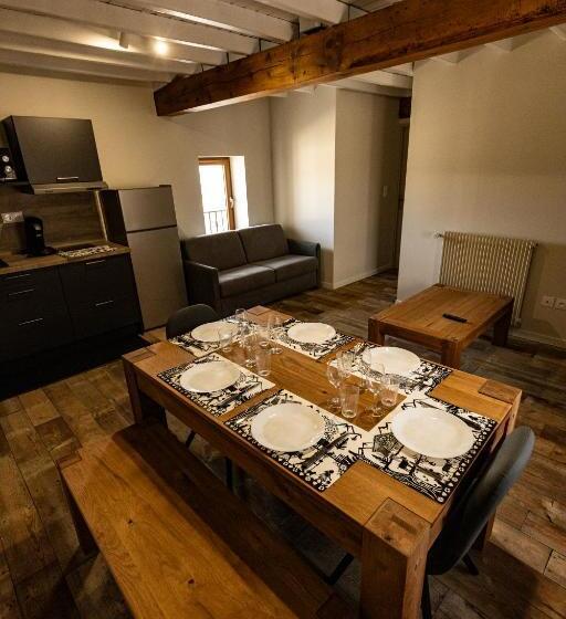 Апартаменты 3 Спальни, Hôtel Le Coq D Or