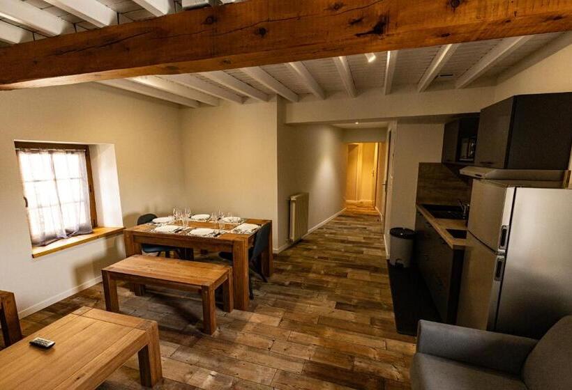 Апартаменты 3 Спальни, Hôtel Le Coq D Or