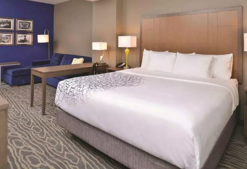 Deluxe Suite King Bed, La Quinta By Wyndham Page At Lake Powell
