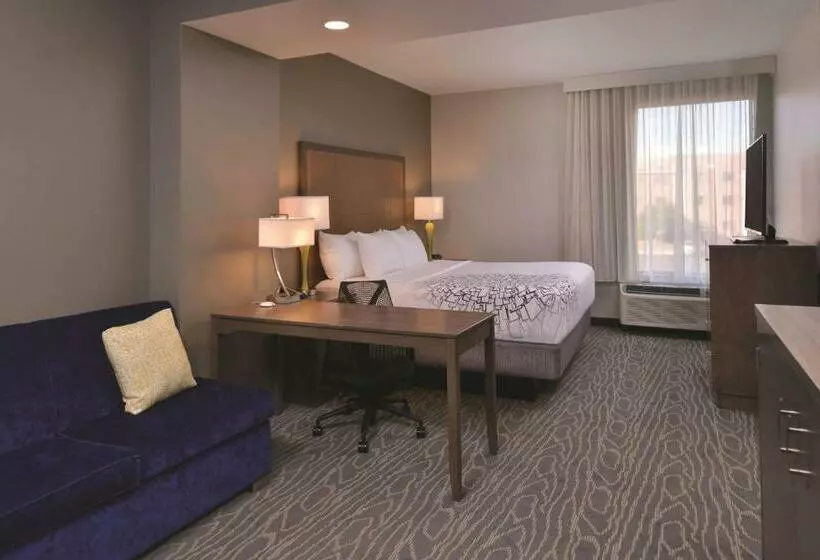 Deluxe Suite King Bed, La Quinta By Wyndham Page At Lake Powell