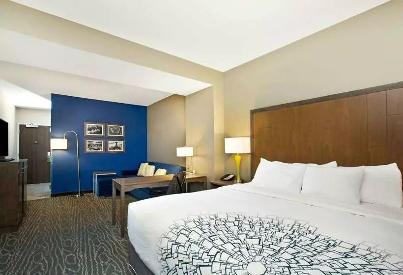 Deluxe Suite King Bed, La Quinta By Wyndham Page At Lake Powell