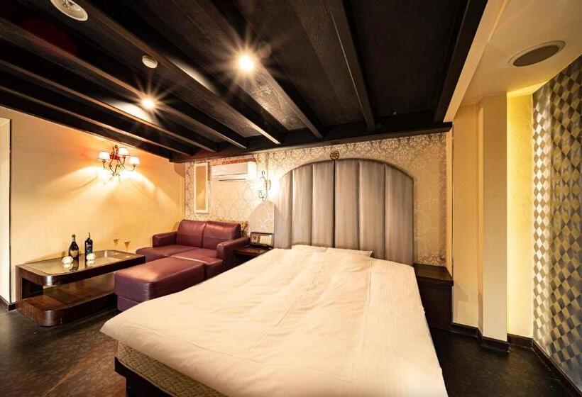 غرفة إقتصادية, Mint Osaka Airport