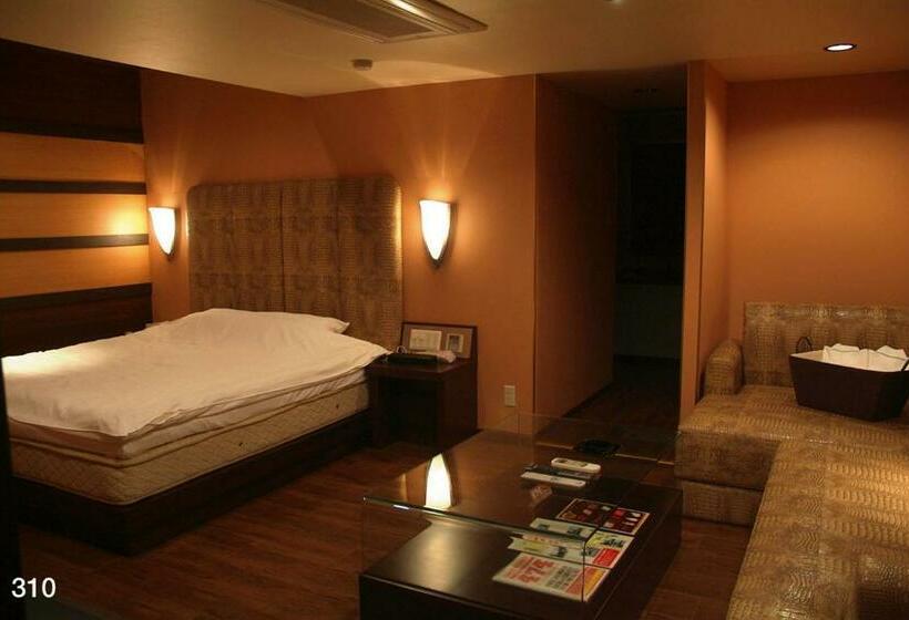 غرفة إقتصادية, Mint Osaka Airport