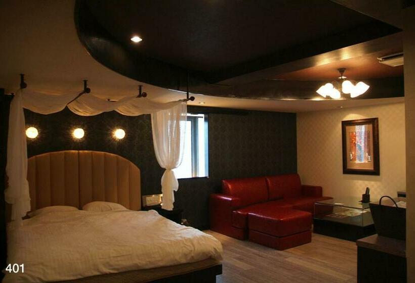 غرفة إقتصادية, Mint Osaka Airport