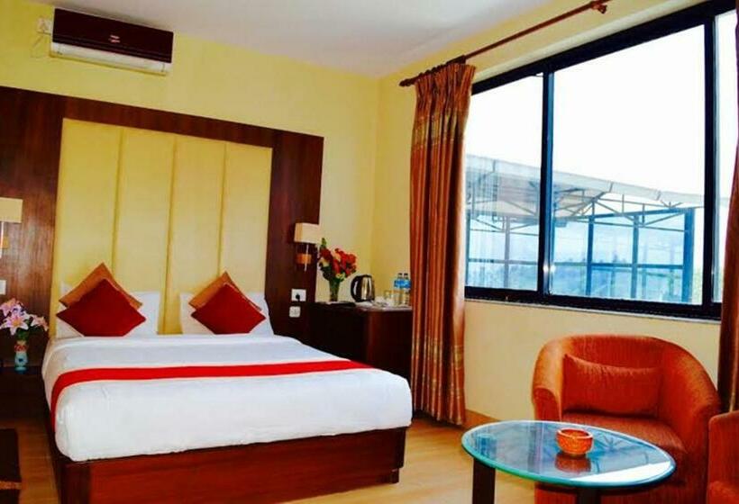 اتاق لوکس, Regal Airport