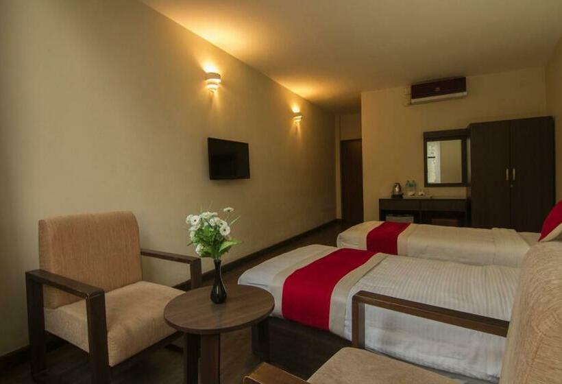 اتاق لوکس, Regal Airport