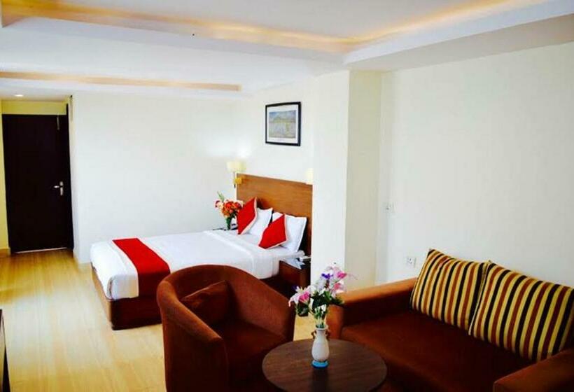 اتاق لوکس, Regal Airport