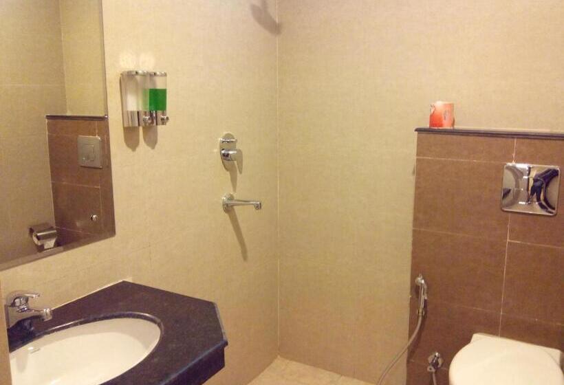 اتاق لوکس یک تخته, Regal Airport