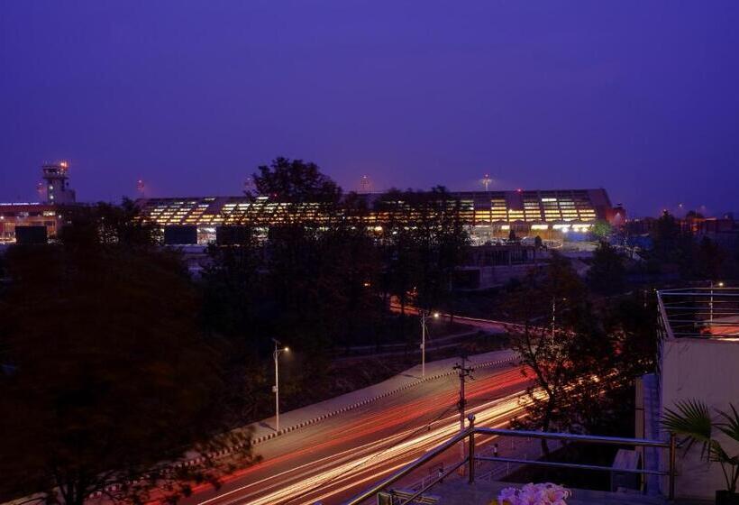 اتاق لوکس یک تخته, Regal Airport