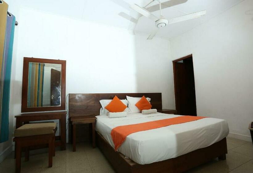 Economy Room, Tree Breeze Inn