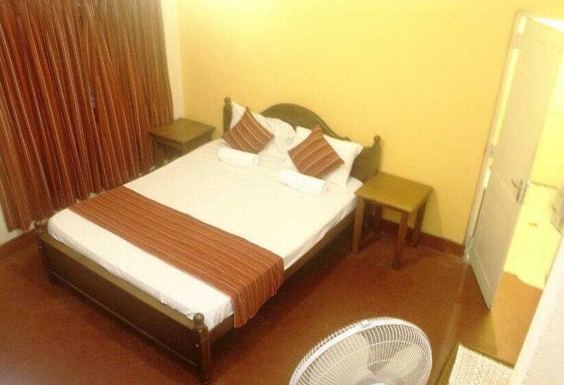 Economy Room, Tree Breeze Inn