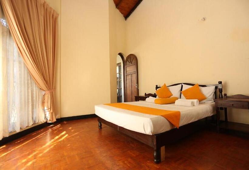 Deluxe Room with Balcony, Tree Breeze Inn