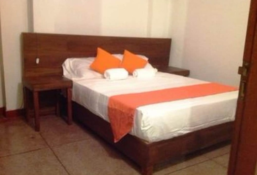 Standard Triple Room, Tree Breeze Inn