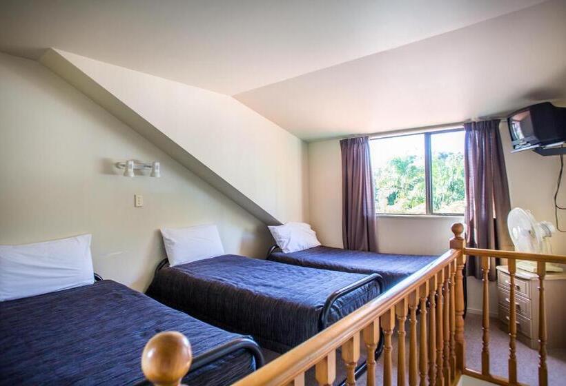 غرفة عائلية, Bennetts Thermal Motor Inn