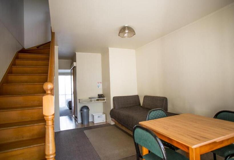 غرفة عائلية, Bennetts Thermal Motor Inn