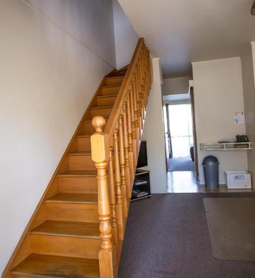 غرفة عائلية, Bennetts Thermal Motor Inn