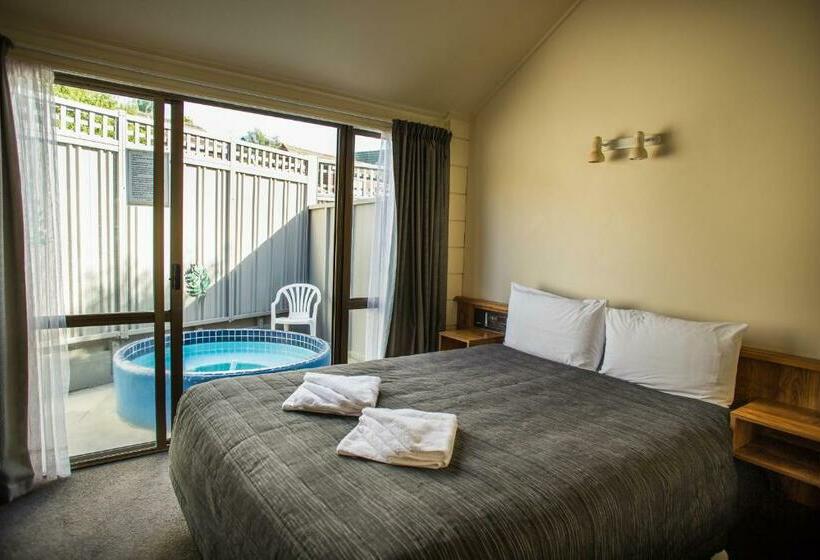 غرفة عائلية, Bennetts Thermal Motor Inn