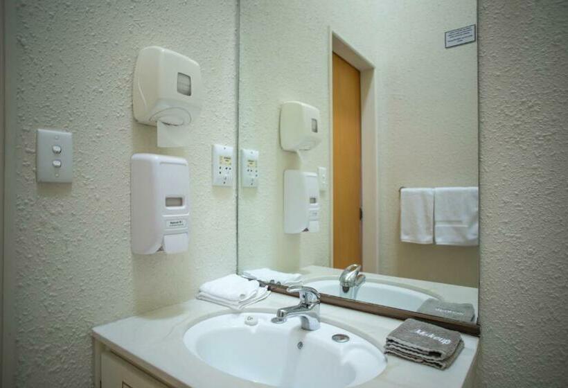 غرفة عائلية, Bennetts Thermal Motor Inn