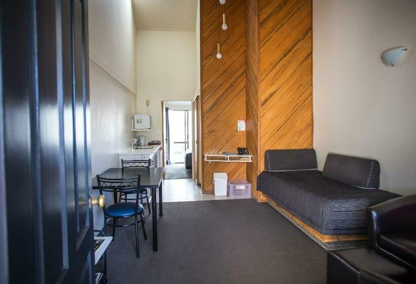 غرفة عائلية, Bennetts Thermal Motor Inn